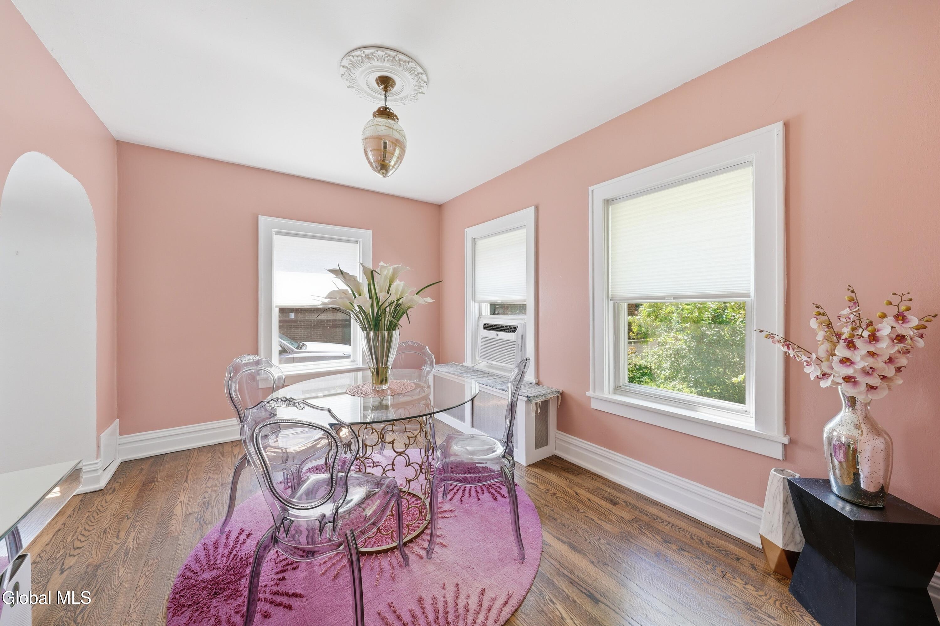 279 S Main Avenue Albany NY 12208