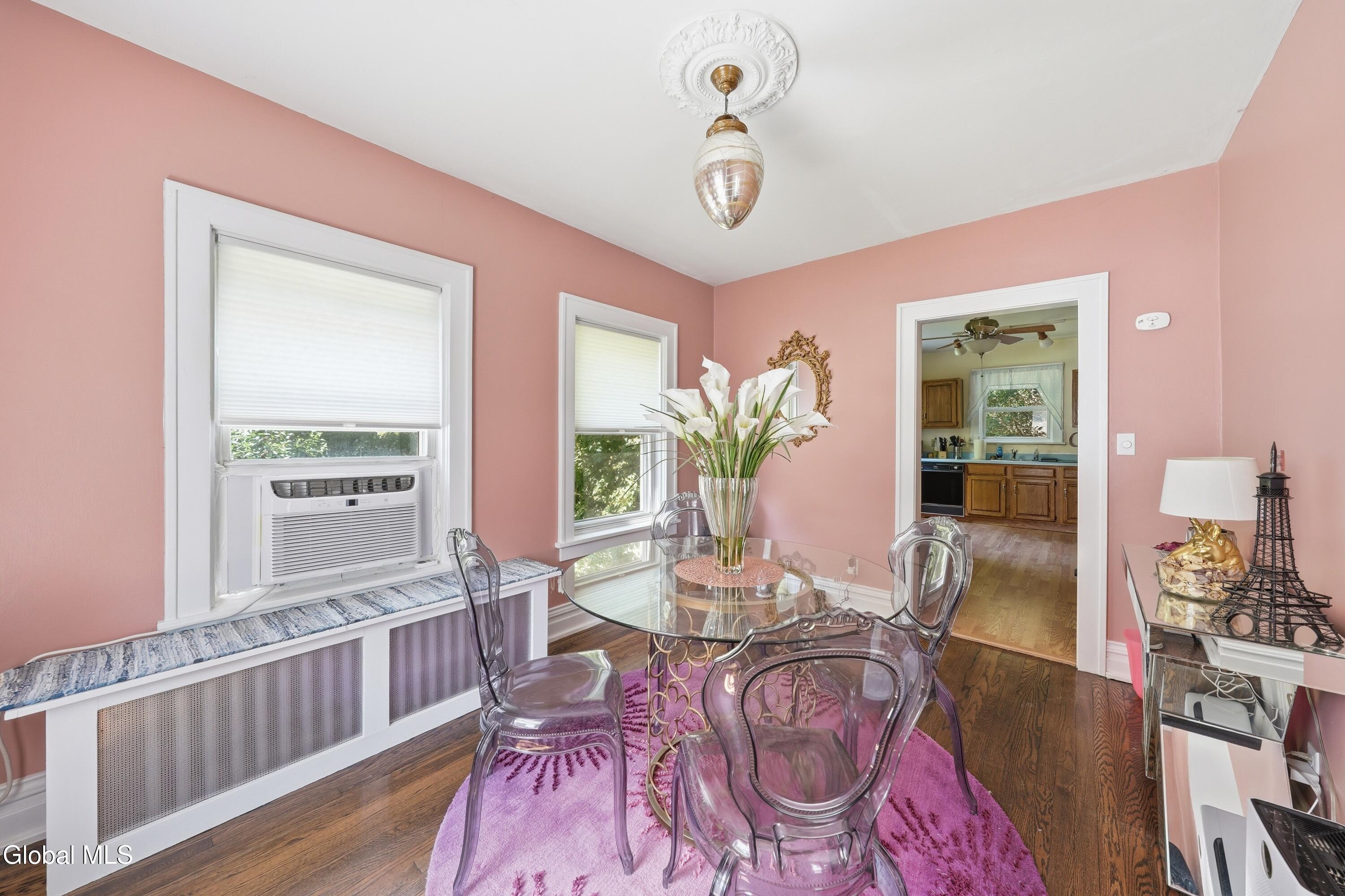 279 S Main Avenue Albany NY 12208