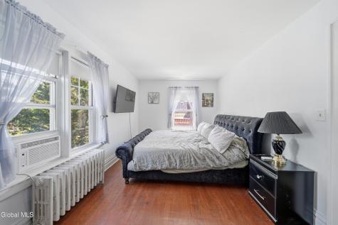 279 S Main Avenue Albany NY 12208