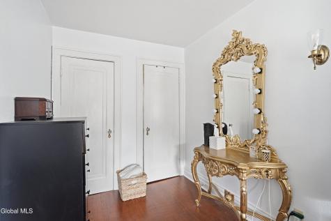 279 S Main Avenue Albany NY 12208