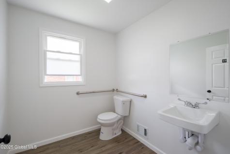 135 Freemans Bridge Road Glenville NY 12302