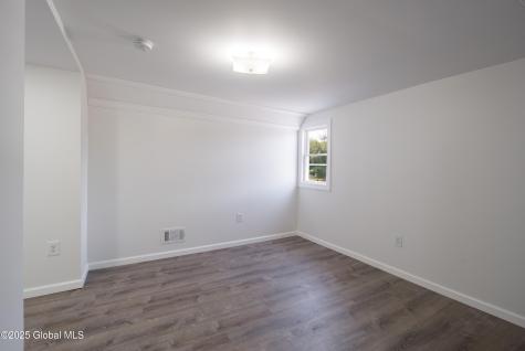 135 Freemans Bridge Road Glenville NY 12302