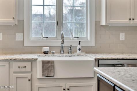 11 Sundance Lane Colonie NY 12211