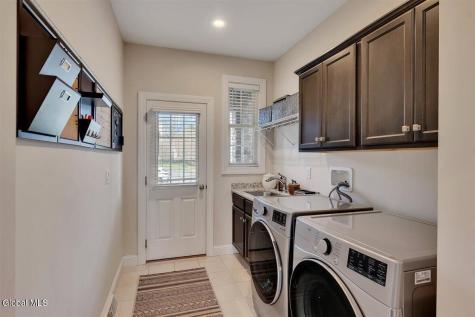 11 Sundance Lane Colonie NY 12211