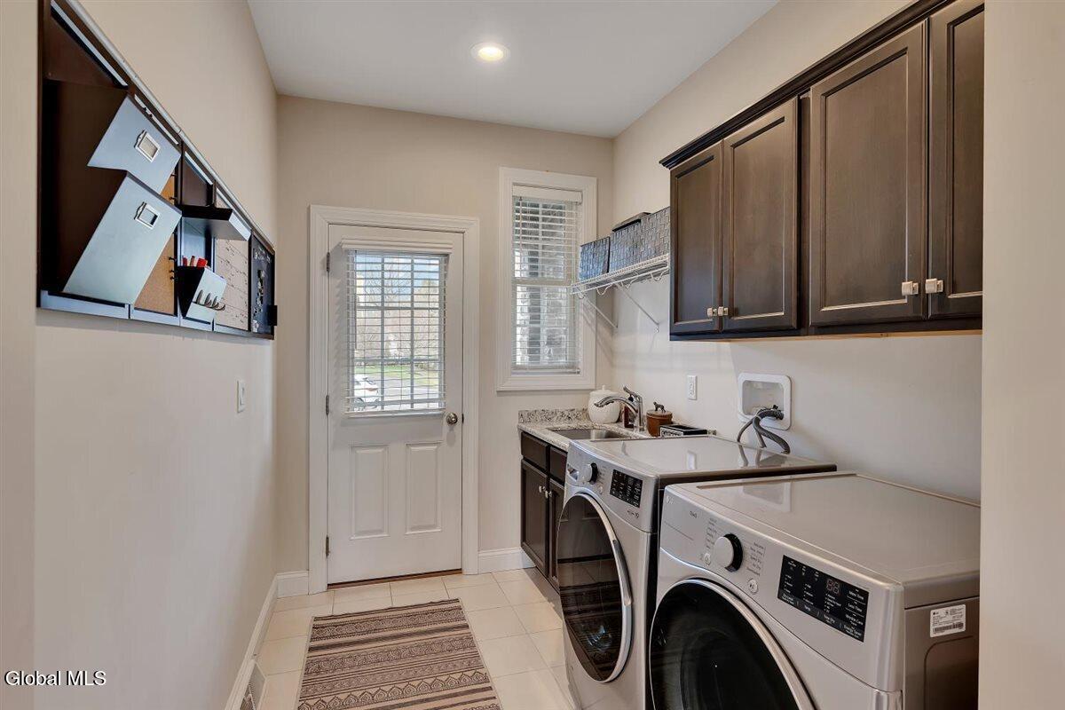 11 Sundance Lane Colonie NY 12211