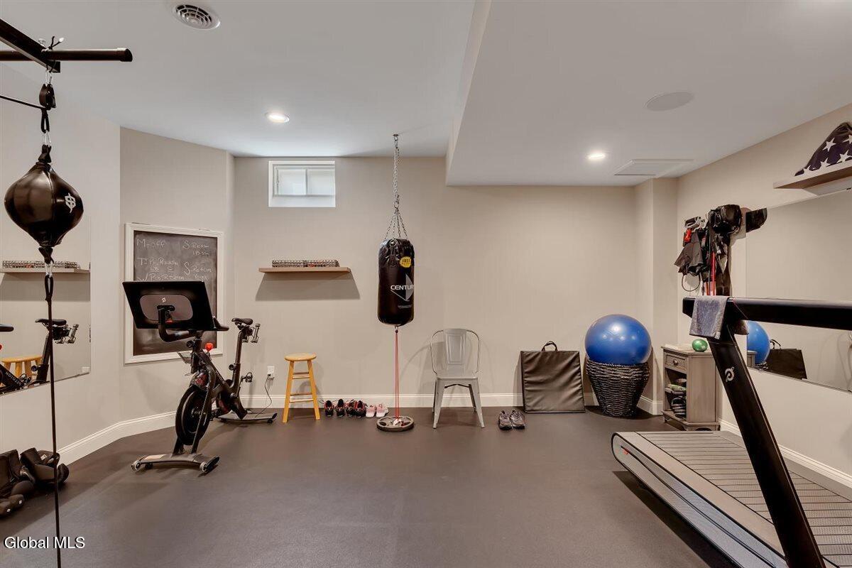 11 Sundance Lane Colonie NY 12211