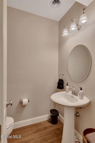 11 Sundance Lane Colonie NY 12211