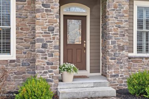 11 Sundance Lane Colonie NY 12211