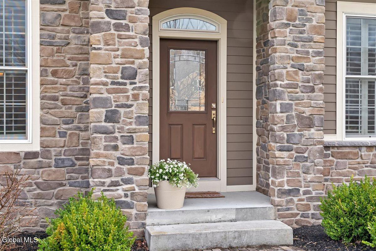 11 Sundance Lane Colonie NY 12211