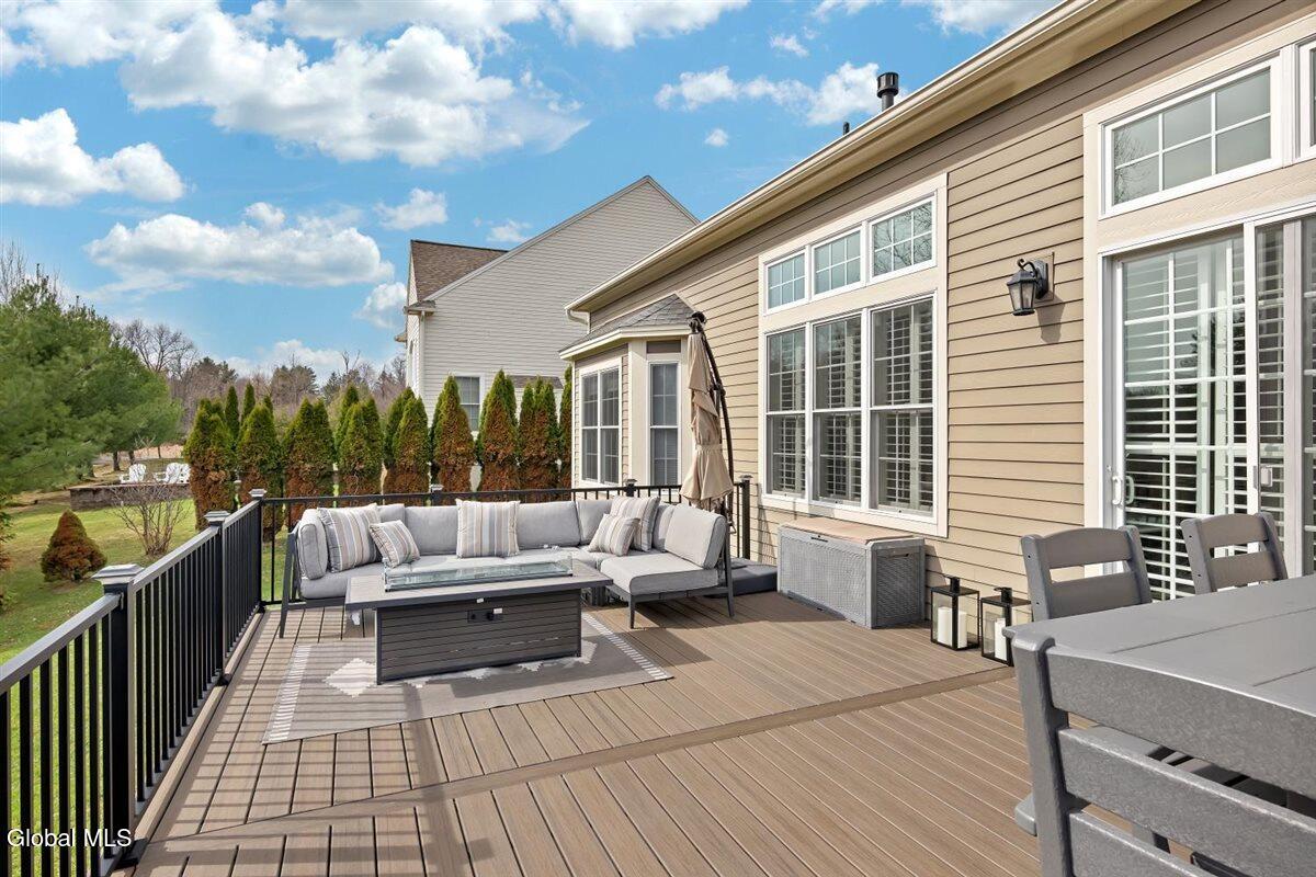 11 Sundance Lane Colonie NY 12211