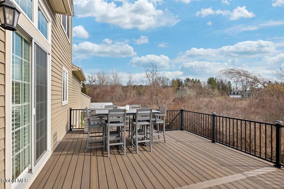 11 Sundance Lane Colonie NY 12211