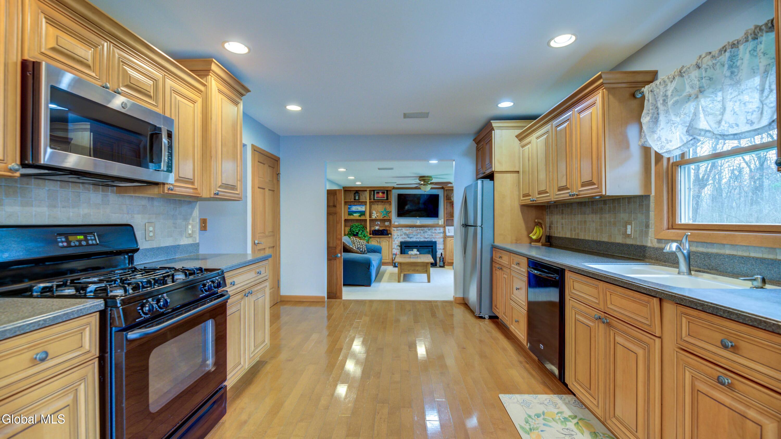 4328 Buckingham Drive Schenectady NY 12304