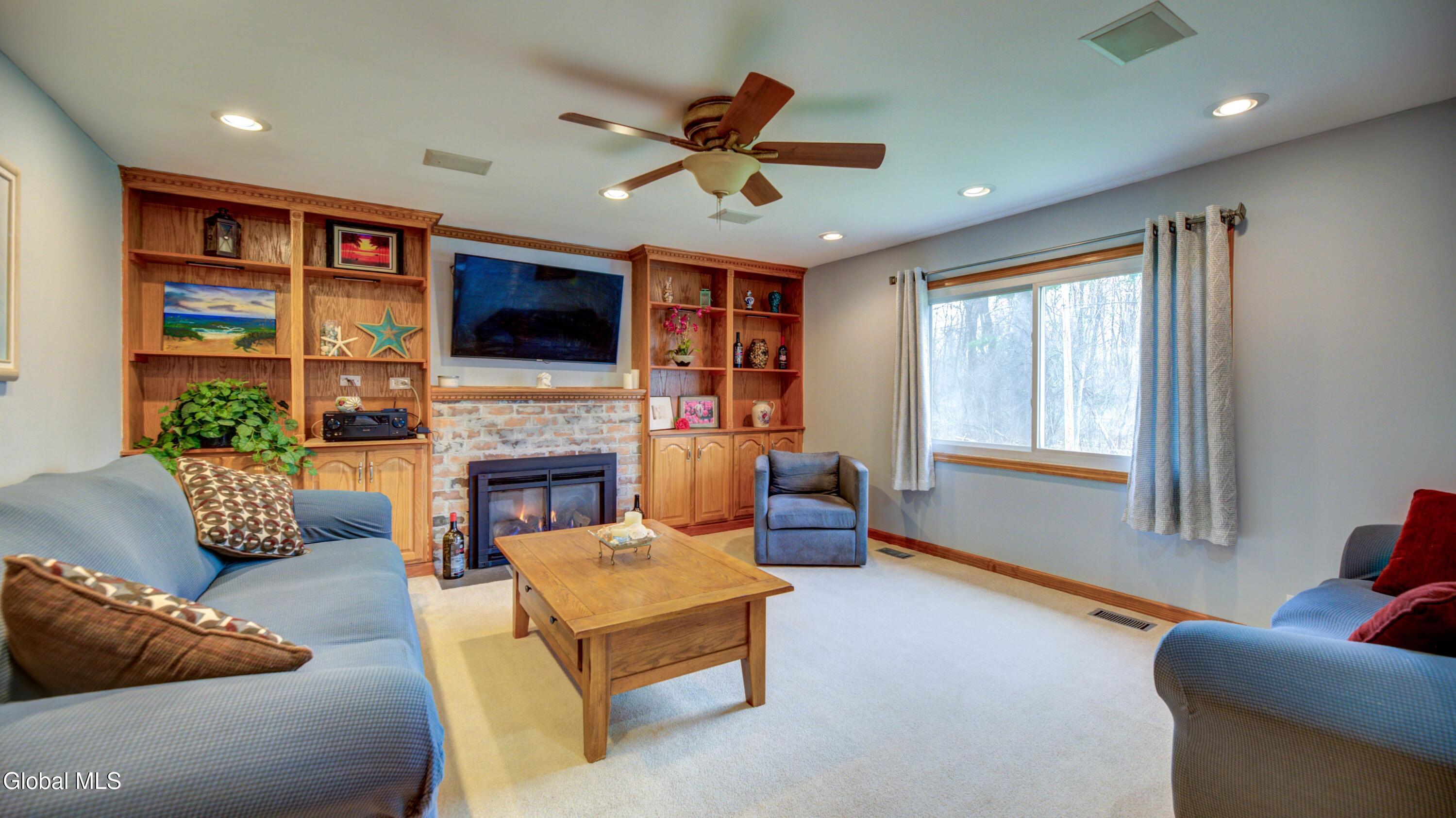 4328 Buckingham Drive Schenectady NY 12304