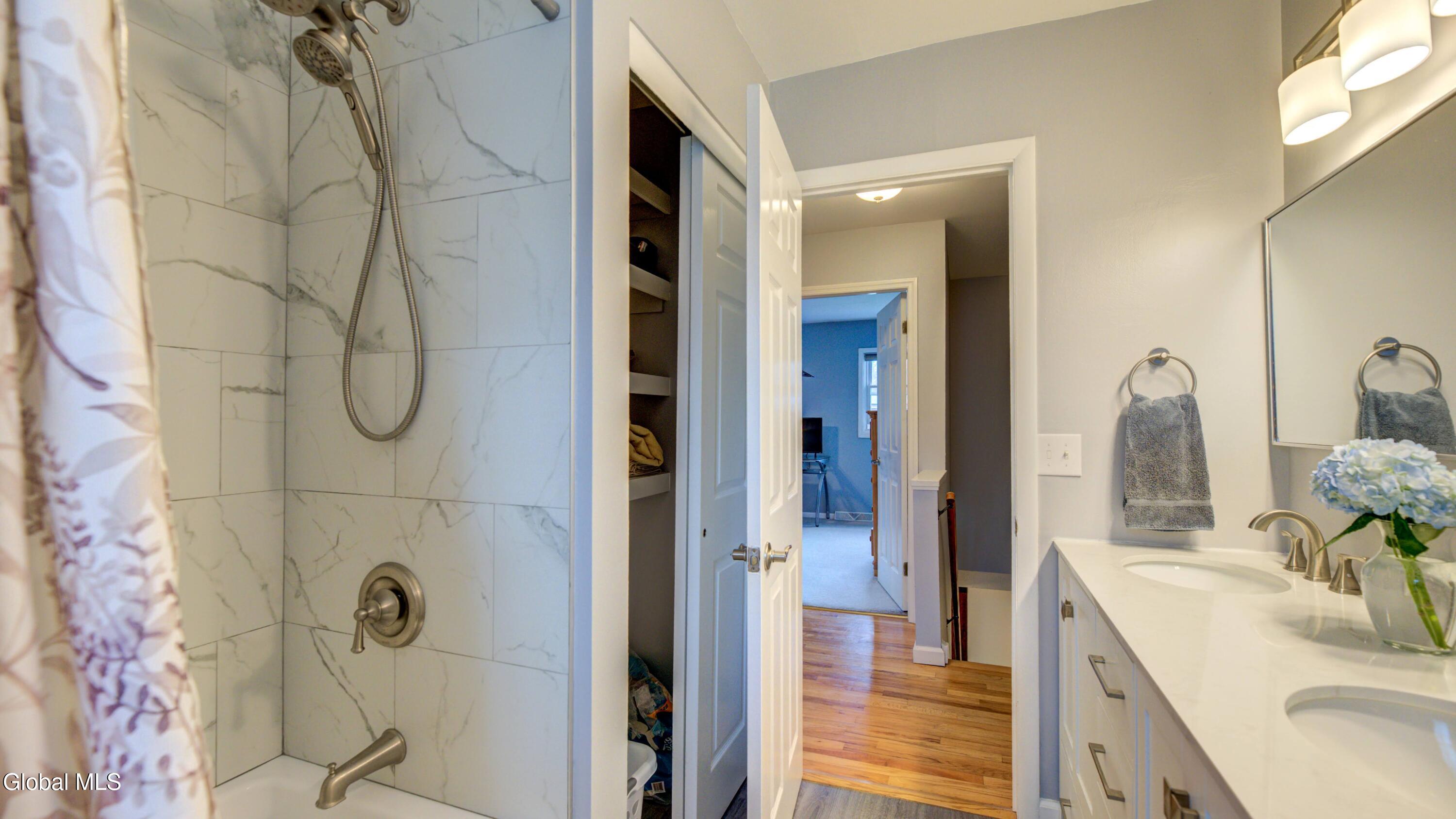 4328 Buckingham Drive Schenectady NY 12304