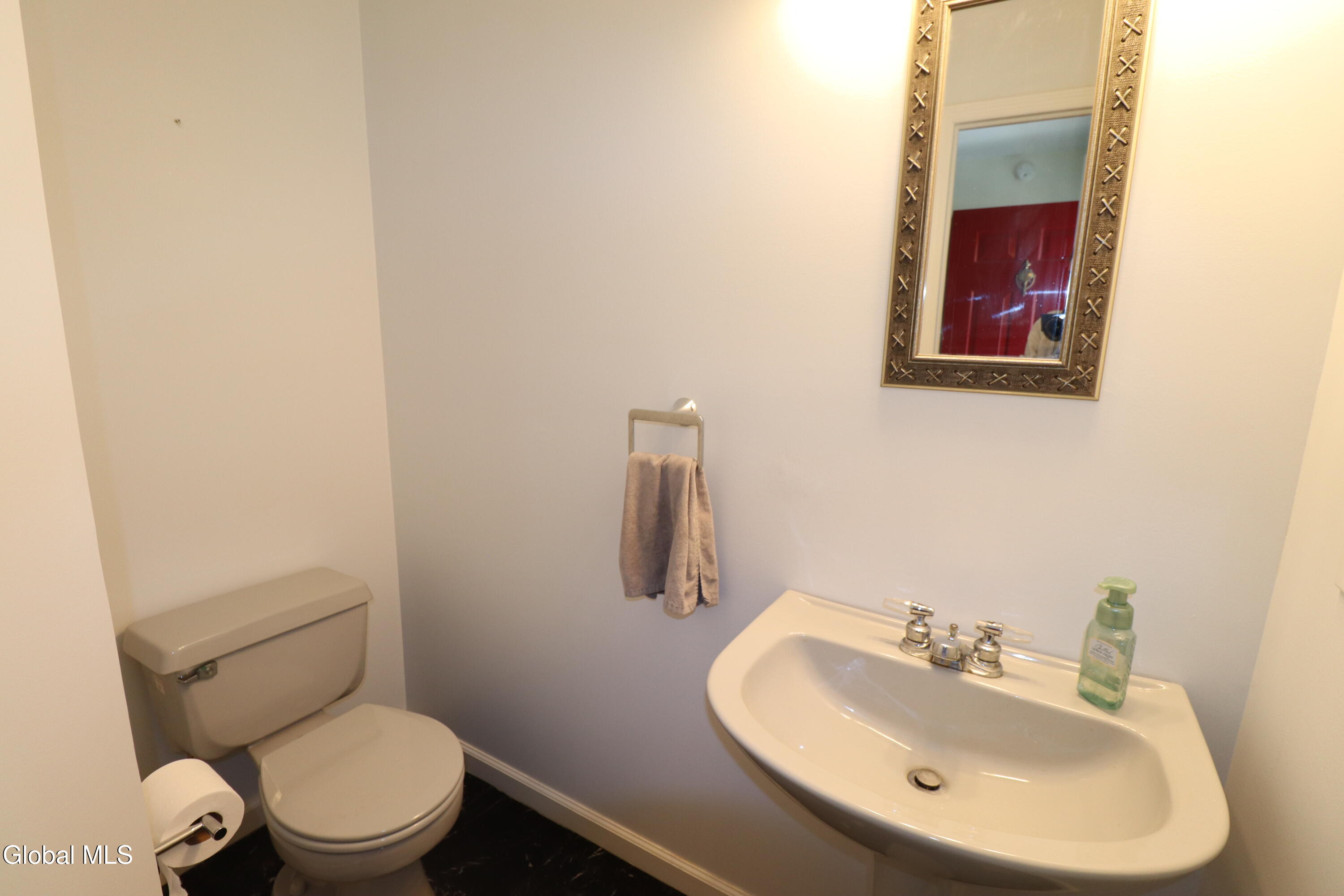 6967 Suzanne Court Guilderland NY 12303
