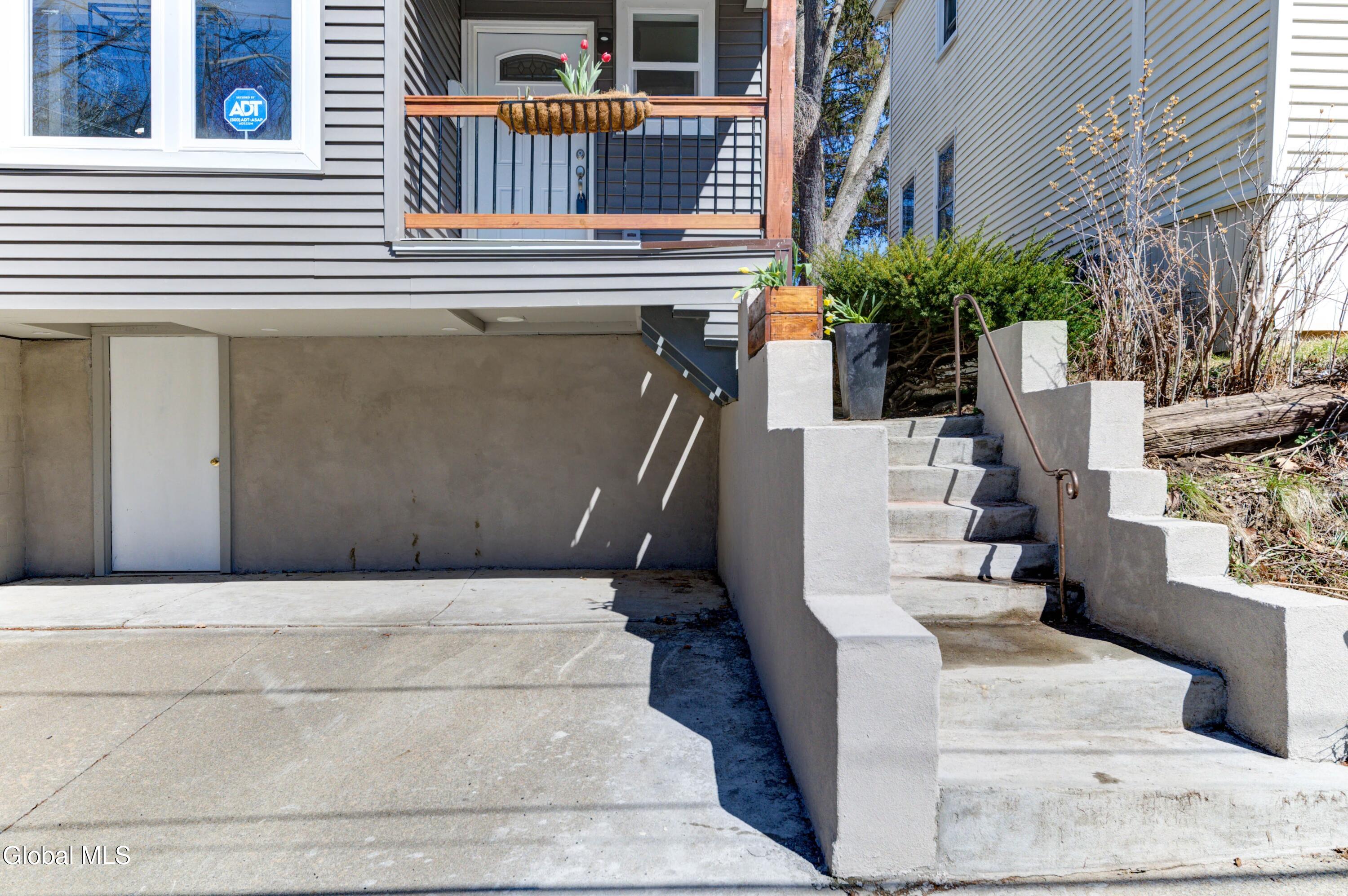 8 Sheldon Street Schenectady NY 12308