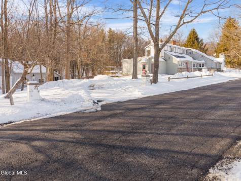 63 Diamond Hill Road Delmar NY 12054