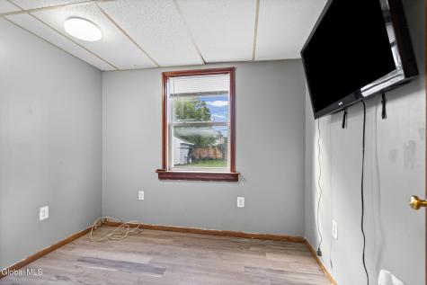 1037 Helen Street Schenectady NY 12303