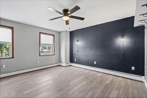 1037 Helen Street Schenectady NY 12303
