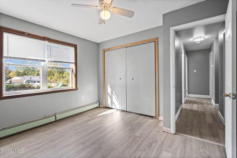 1037 Helen Street Schenectady NY 12303