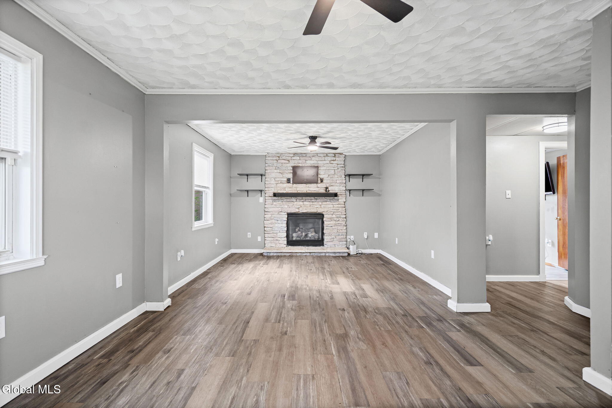 1037 Helen Street Schenectady NY 12303