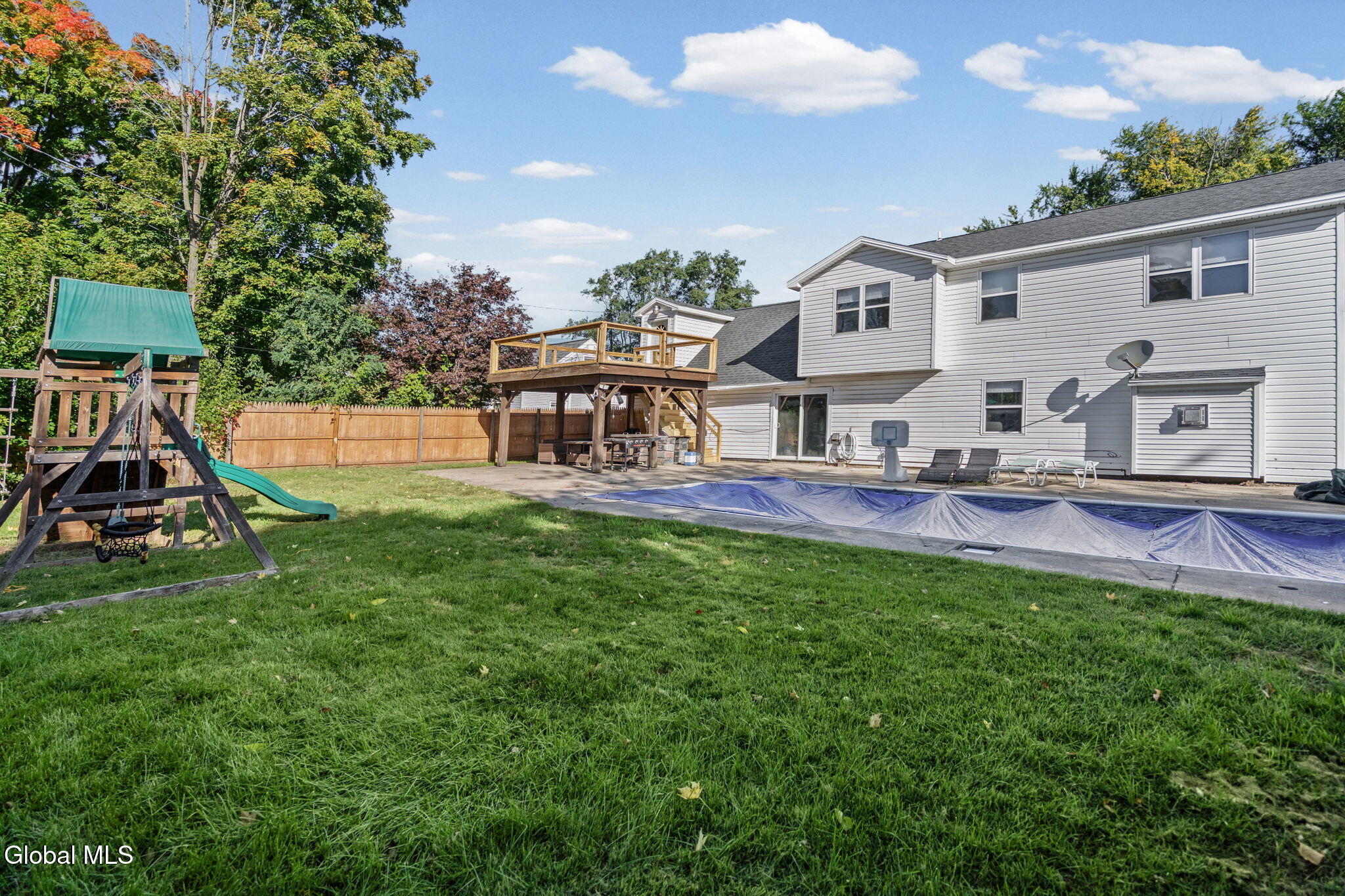 1037 Helen Street Schenectady NY 12303