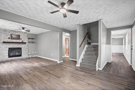 1037 Helen Street Schenectady NY 12303