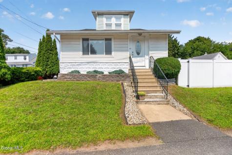 17 Osborne Road Colonie NY 12205