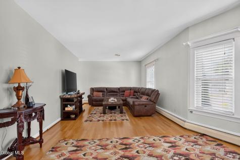 17 Osborne Road Colonie NY 12205