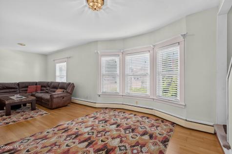17 Osborne Road Colonie NY 12205