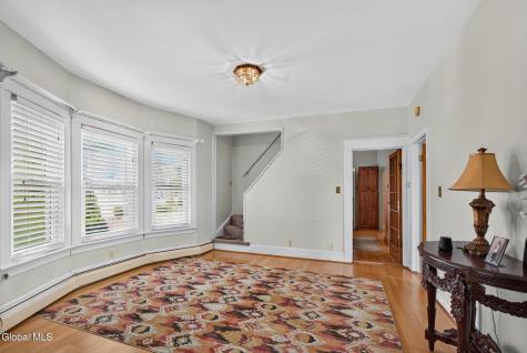 17 Osborne Road Colonie NY 12205