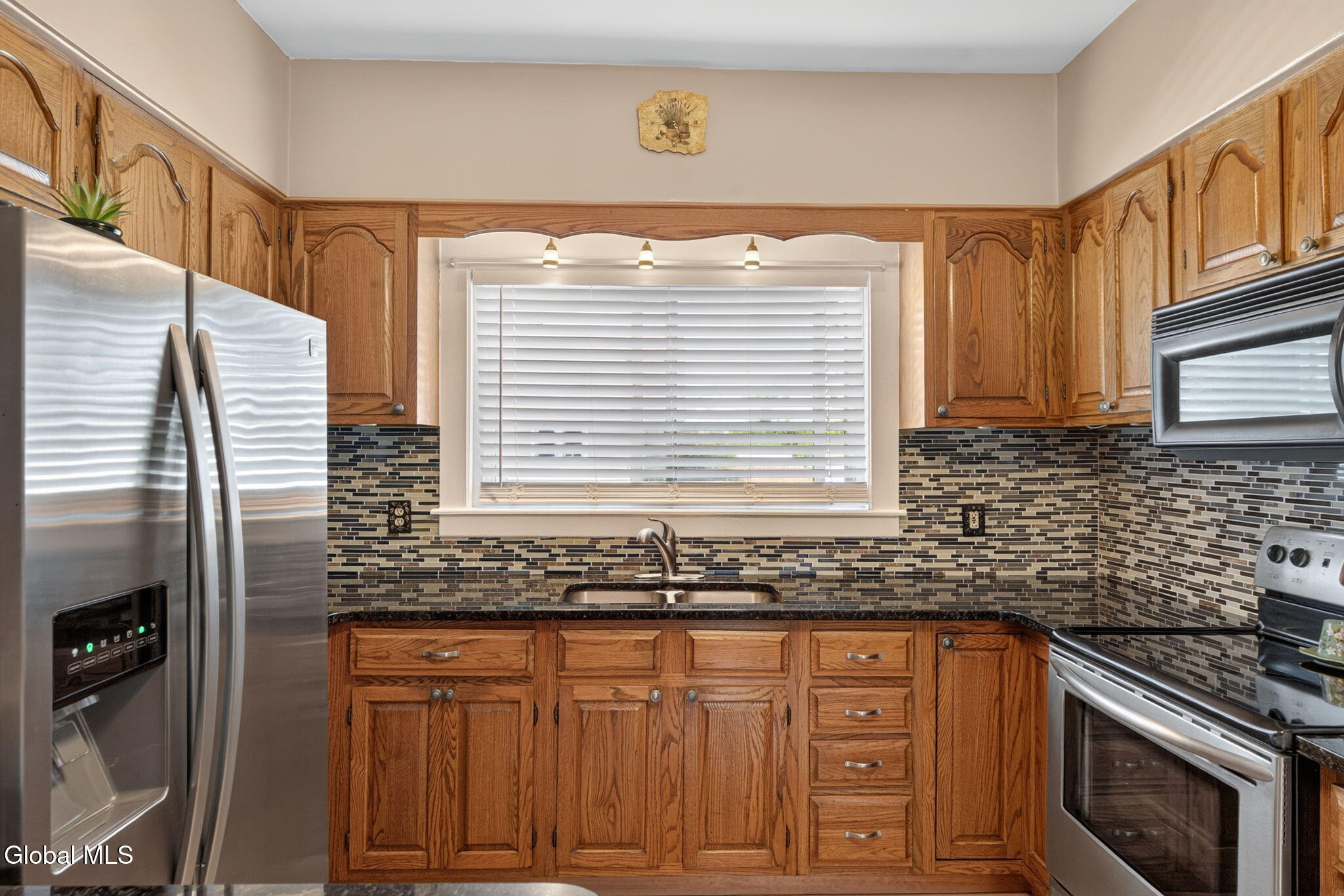 17 Osborne Road Colonie NY 12205