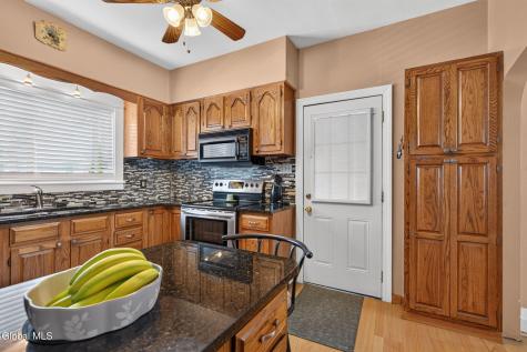 17 Osborne Road Colonie NY 12205