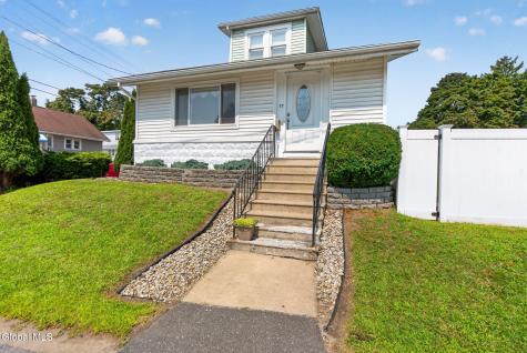 17 Osborne Road Colonie NY 12205