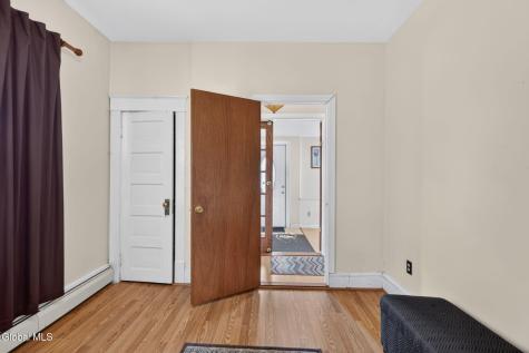17 Osborne Road Colonie NY 12205