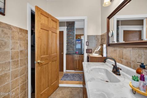 17 Osborne Road Colonie NY 12205