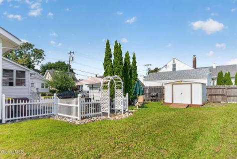 17 Osborne Road Colonie NY 12205