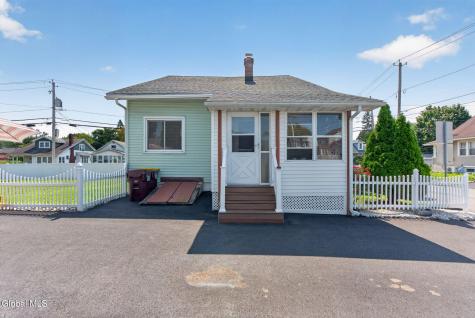 17 Osborne Road Colonie NY 12205