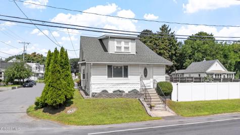 17 Osborne Road Colonie NY 12205