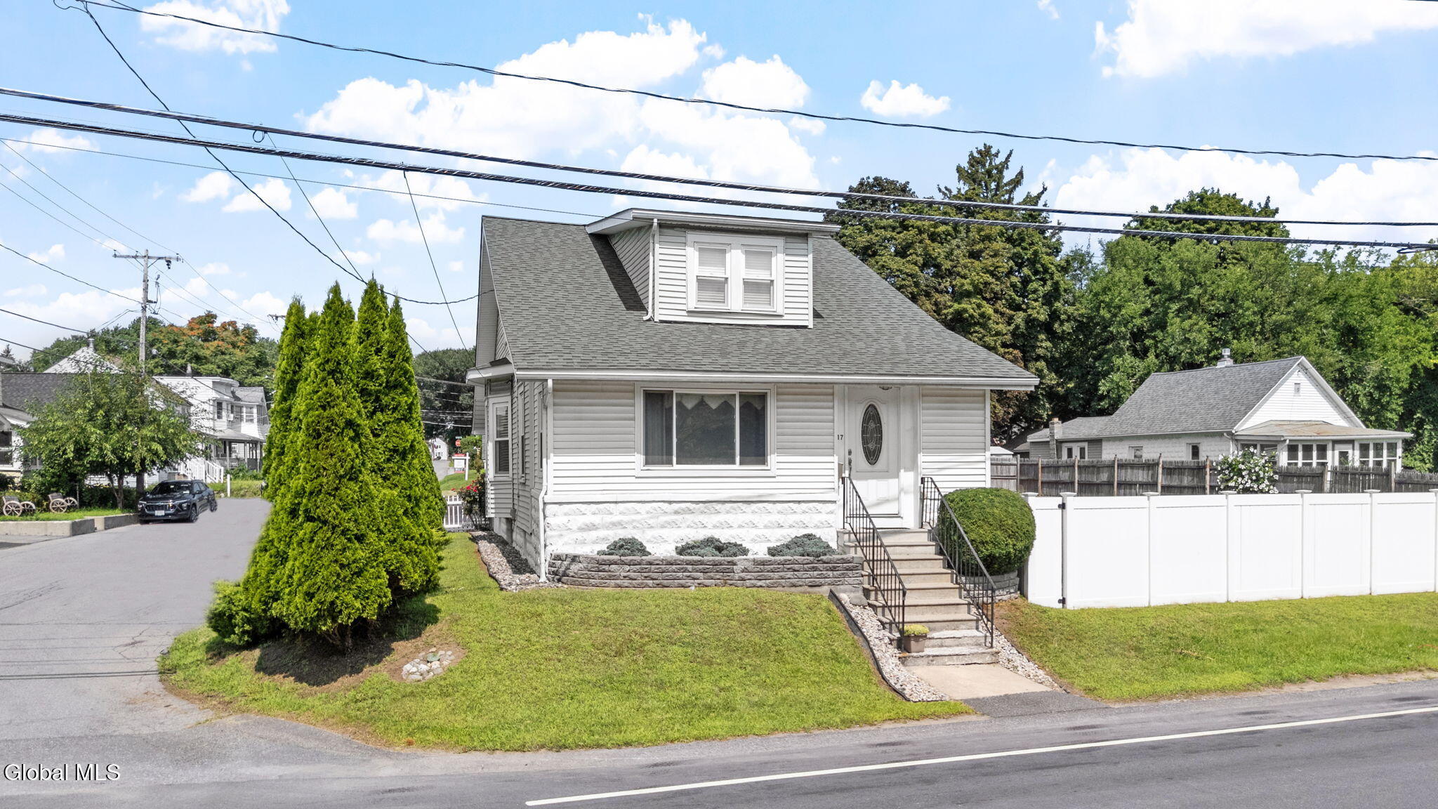17 Osborne Road Colonie NY 12205
