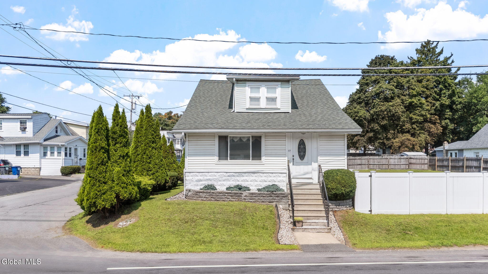 17 Osborne Road Colonie NY 12205