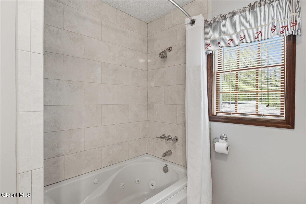 6 Maple Court Gansevoort NY 12831