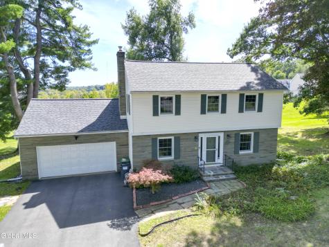 1092 Merlin Drive Niskayuna NY 12309