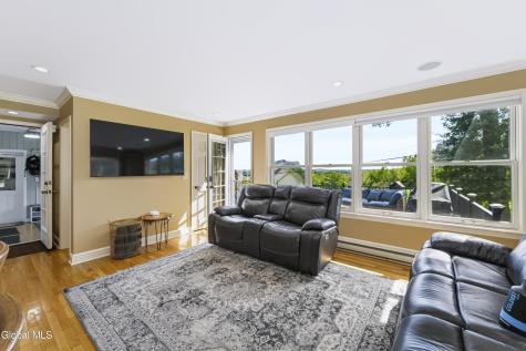 1092 Merlin Drive Niskayuna NY 12309