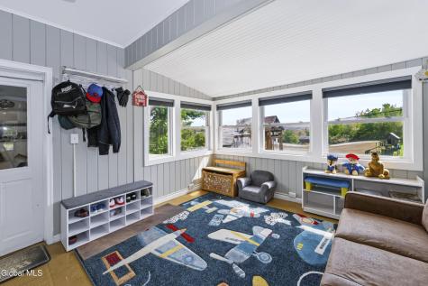 1092 Merlin Drive Niskayuna NY 12309