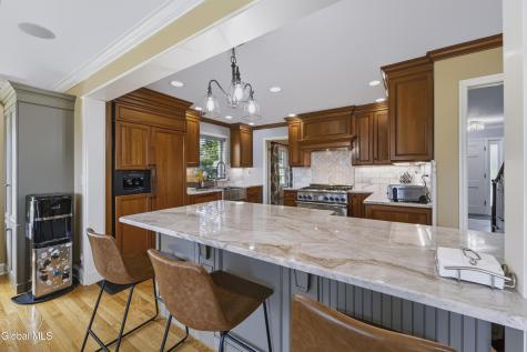 1092 Merlin Drive Niskayuna NY 12309