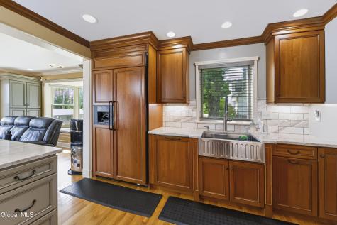 1092 Merlin Drive Niskayuna NY 12309