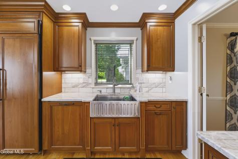 1092 Merlin Drive Niskayuna NY 12309