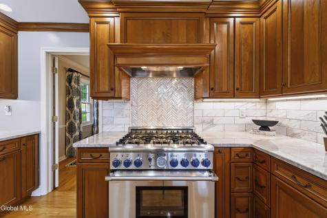 1092 Merlin Drive Niskayuna NY 12309