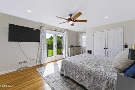 1092 Merlin Drive Niskayuna NY 12309